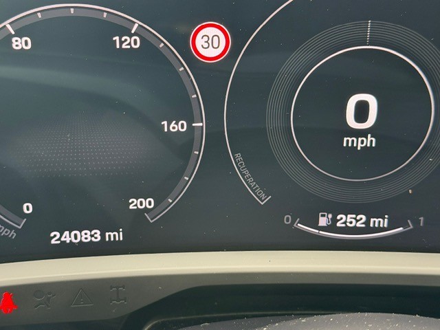 Used Porsche Taycan 2022 for sale - 76948664: Photo 25