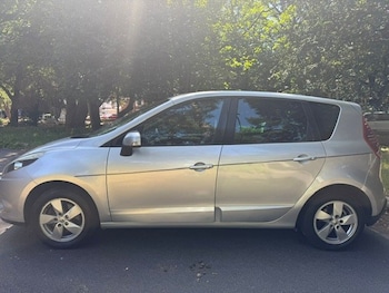 Used Renault Scenic 2011 for sale - 75255818: Photo