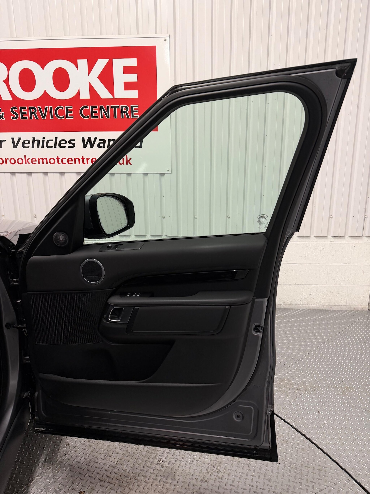 Used Land Rover Discovery 2021 for sale - 78019358: Photo 17