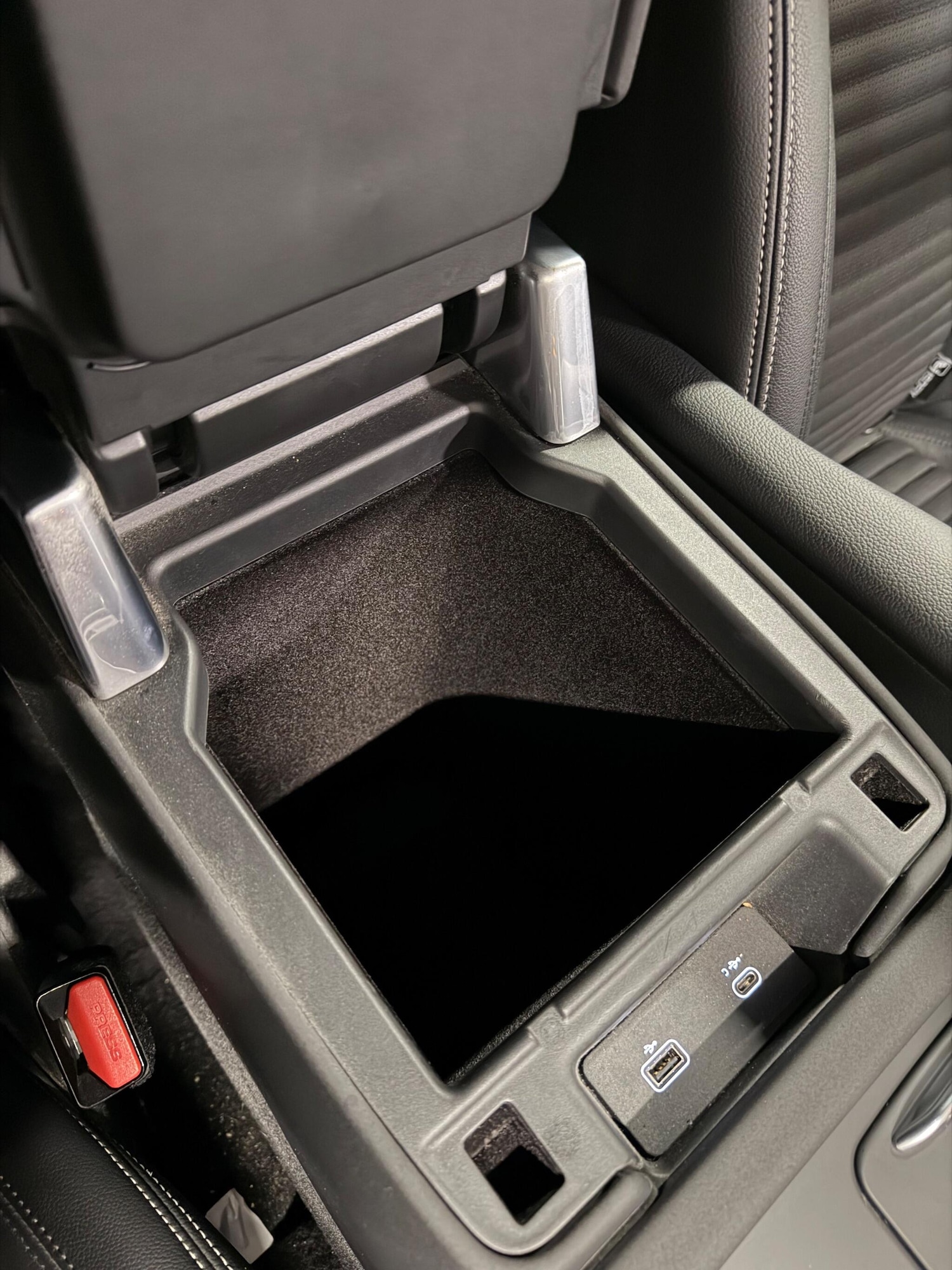 Used Land Rover Discovery 2021 for sale - 78019358: Photo 32