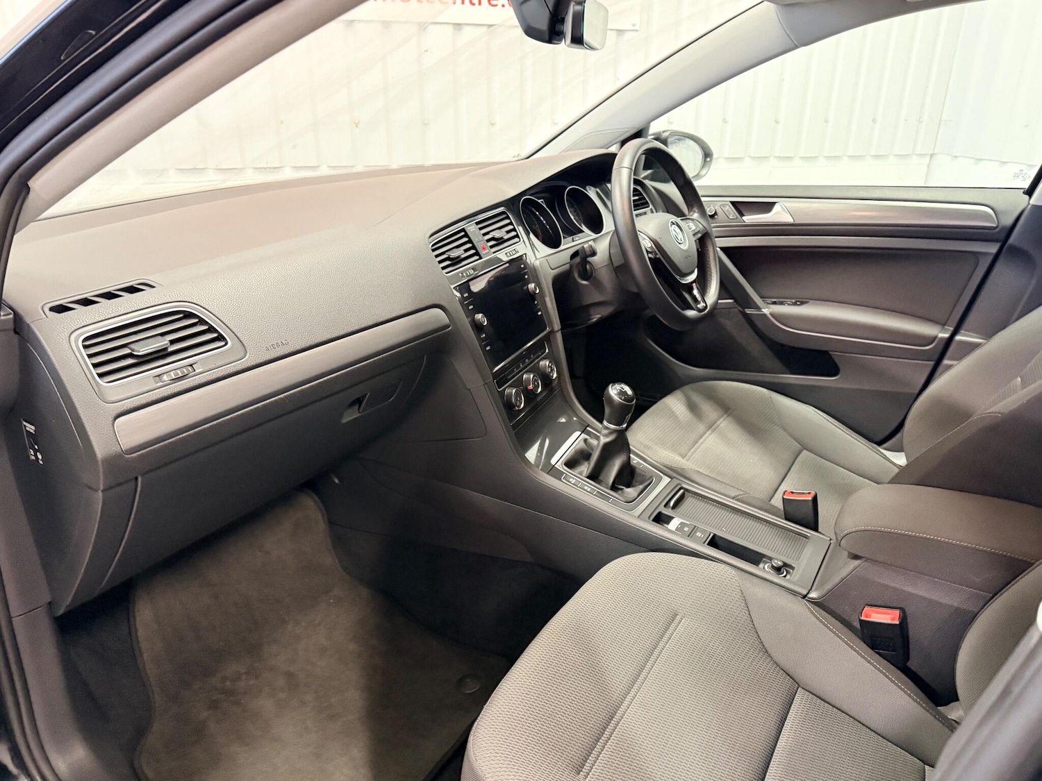 Used Volkswagen Golf 2018 for sale - 77203071: Photo 9