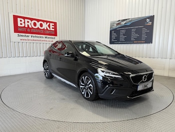 2019 (68) - D2 [120] Cross Country Pro 5dr