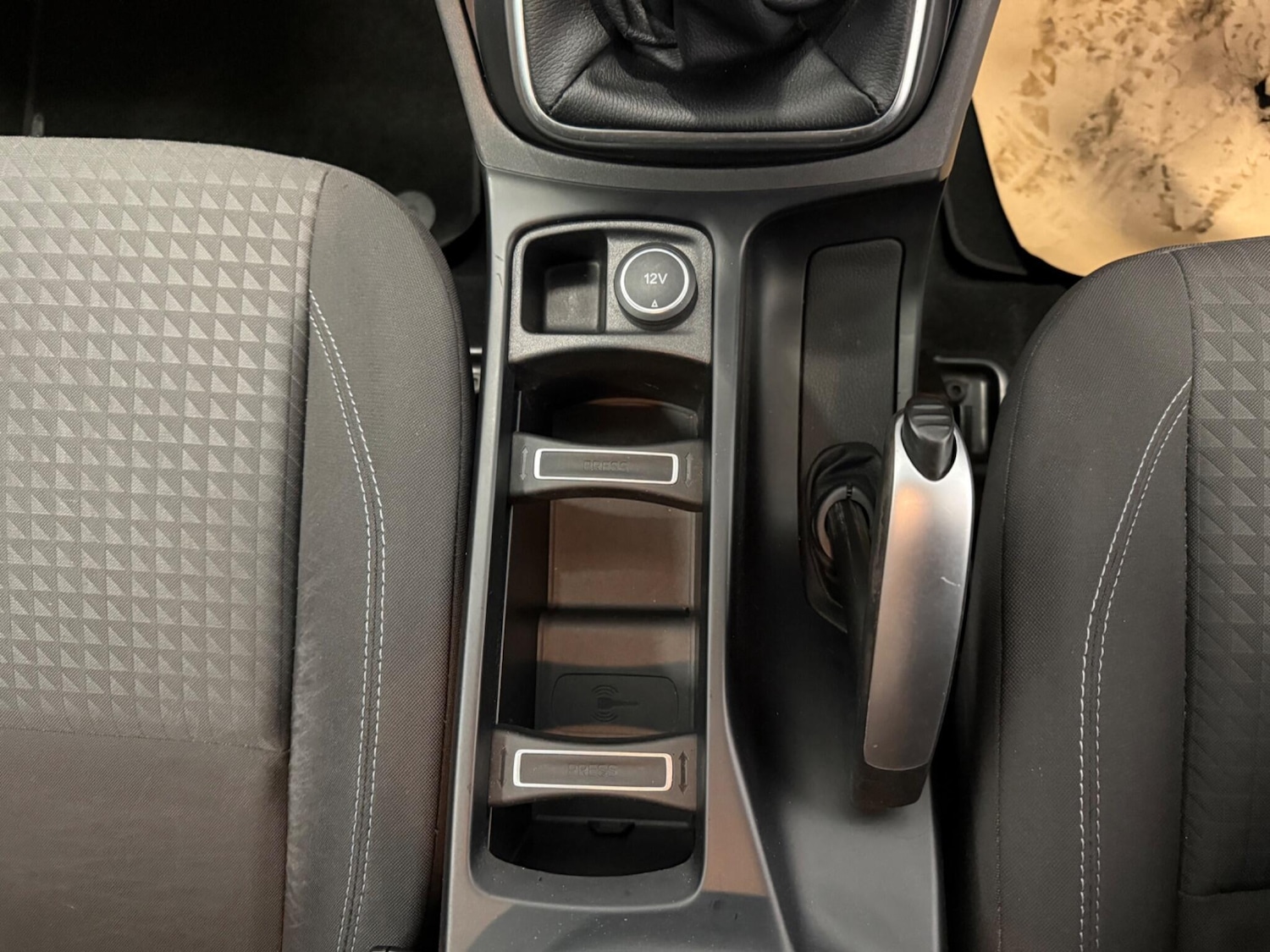 Used Ford C-Max 2016 for sale - 76001437: Photo 32
