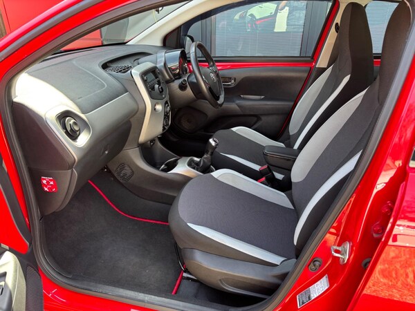 Used Toyota AYGO 2018 for sale - 74349737: Photo 14