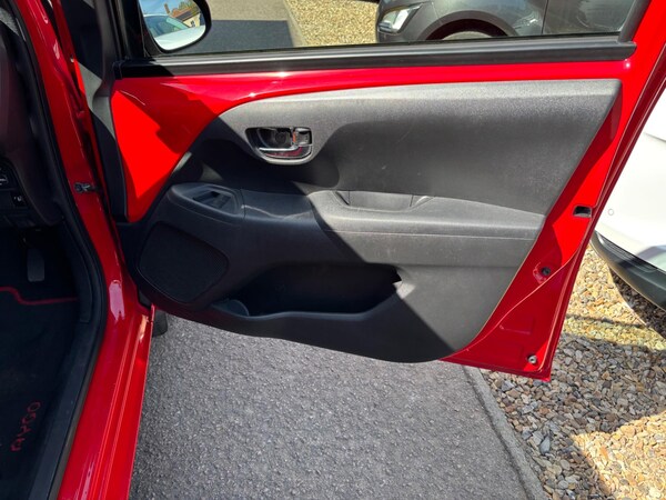 Used Toyota AYGO 2018 for sale - 74349737: Photo 18