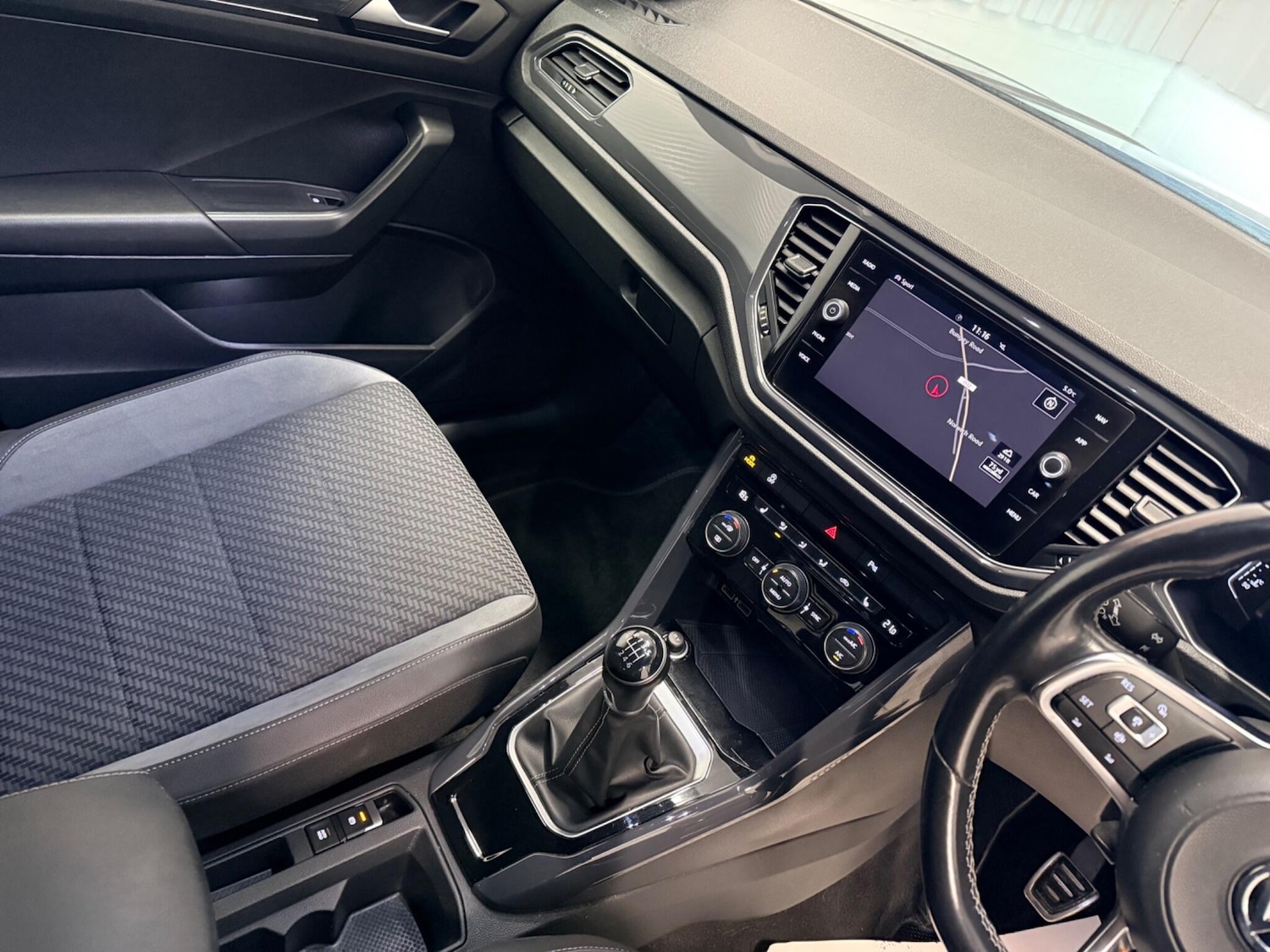 Used Volkswagen T-Roc 2019 for sale - 77386927: Photo 27