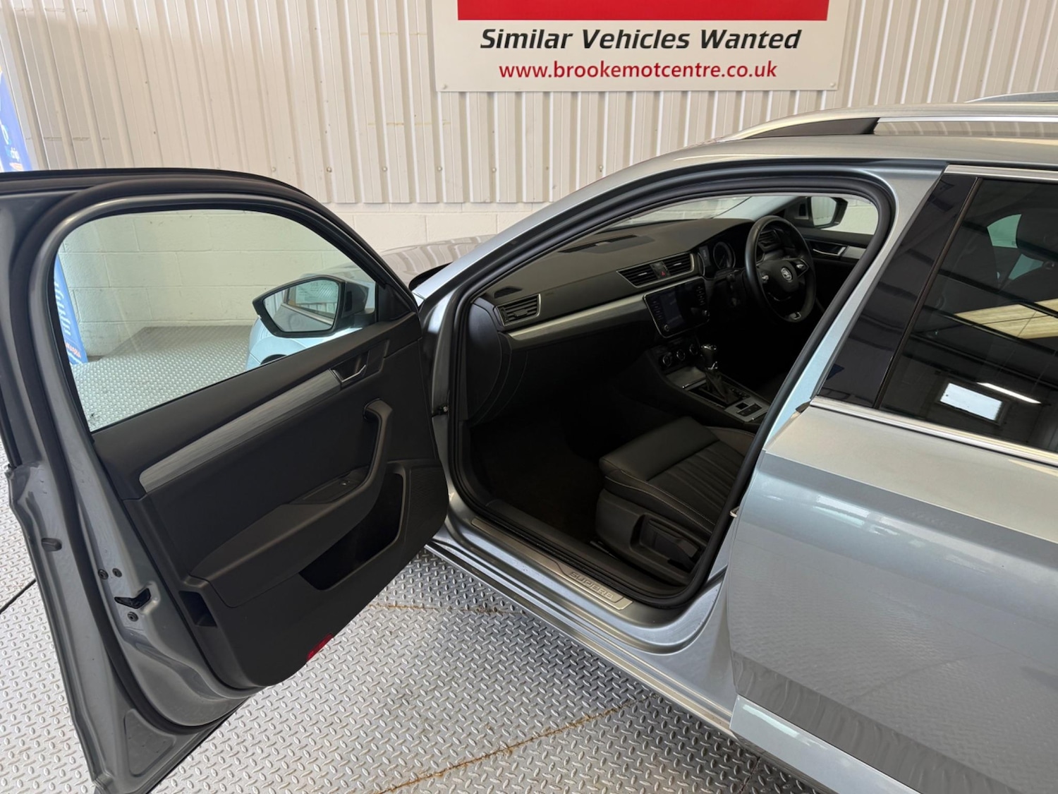 Used Skoda Superb 2020 for sale - 76472363: Photo 14