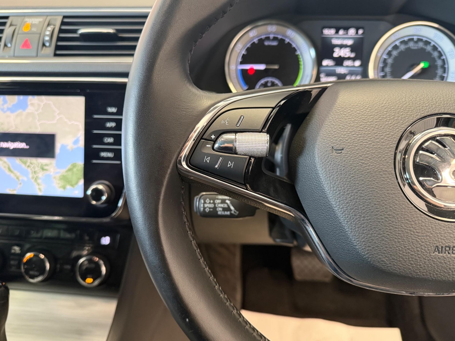 Used Skoda Superb 2020 for sale - 76472363: Photo 25