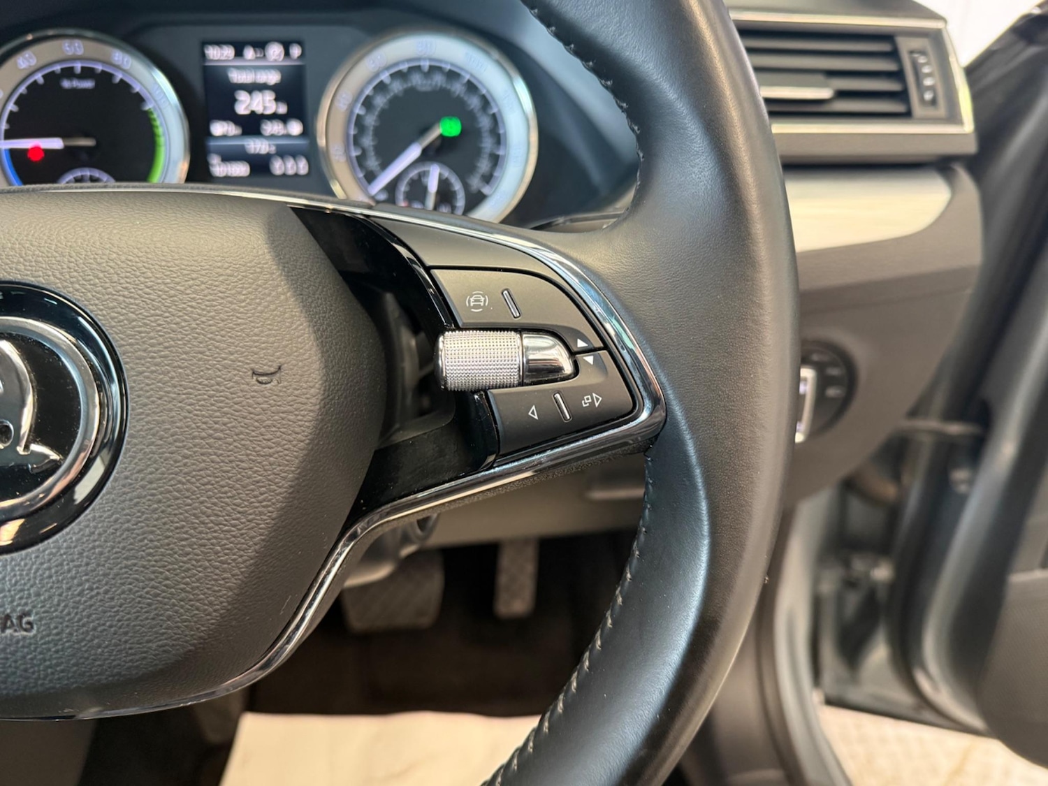 Used Skoda Superb 2020 for sale - 76472363: Photo 30