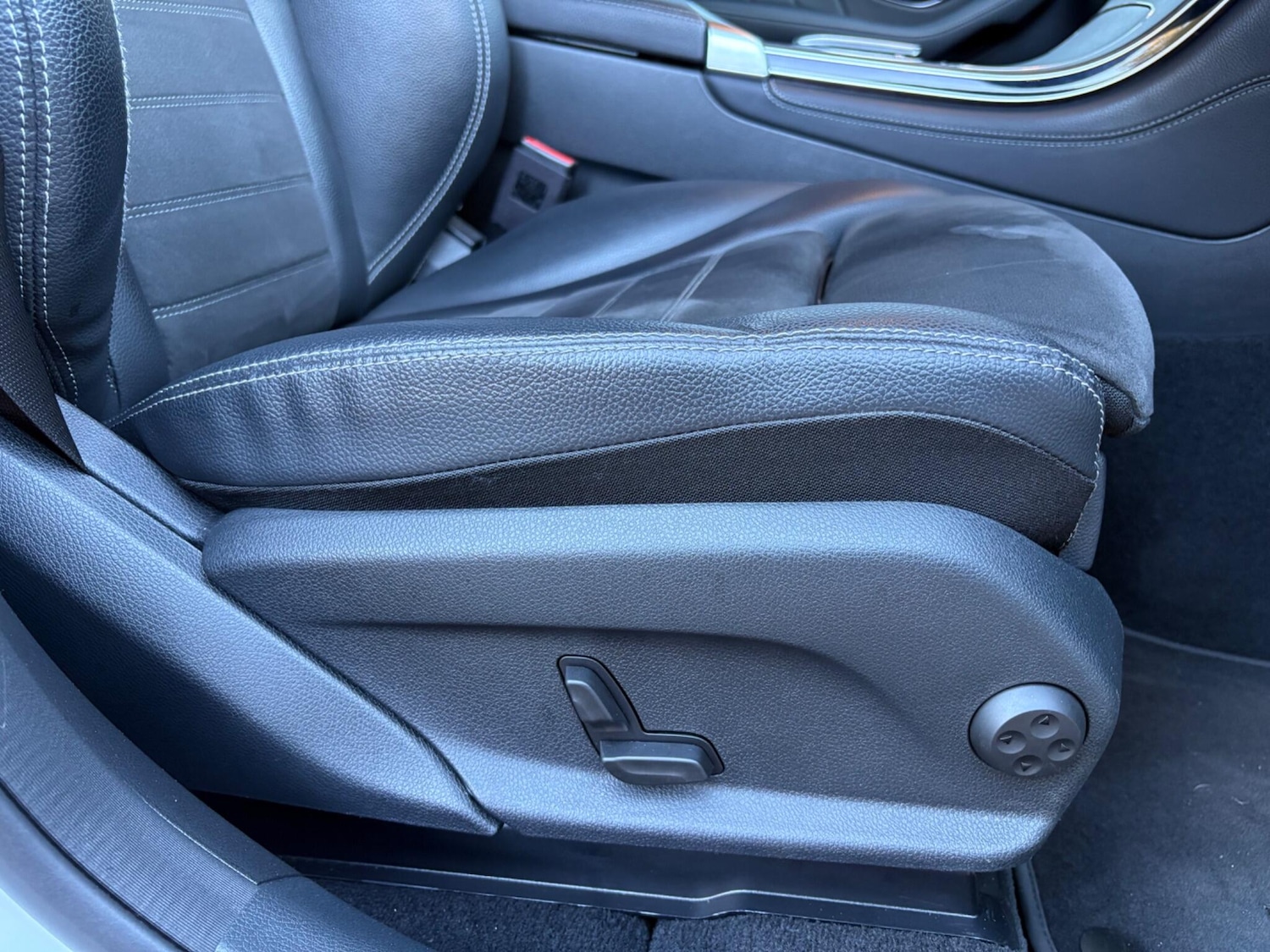 Used Mercedes-Benz GLC 2020 for sale - 76314884: Photo 19