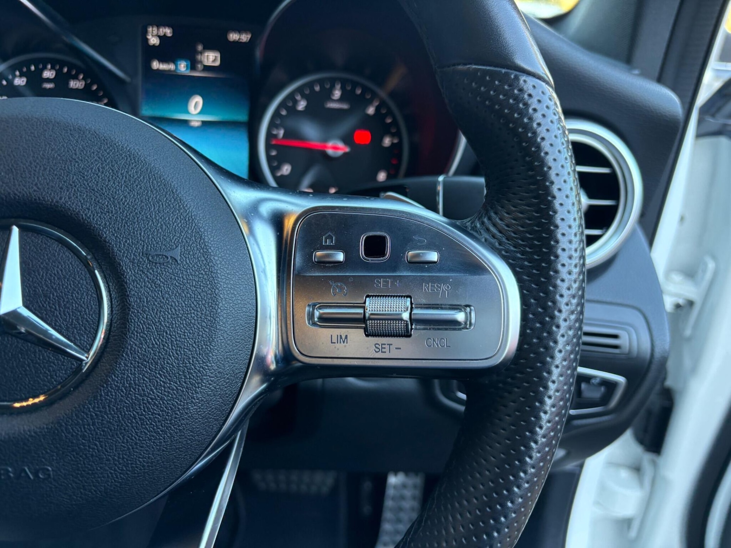 Used Mercedes-Benz GLC 2020 for sale - 76314884: Photo 23