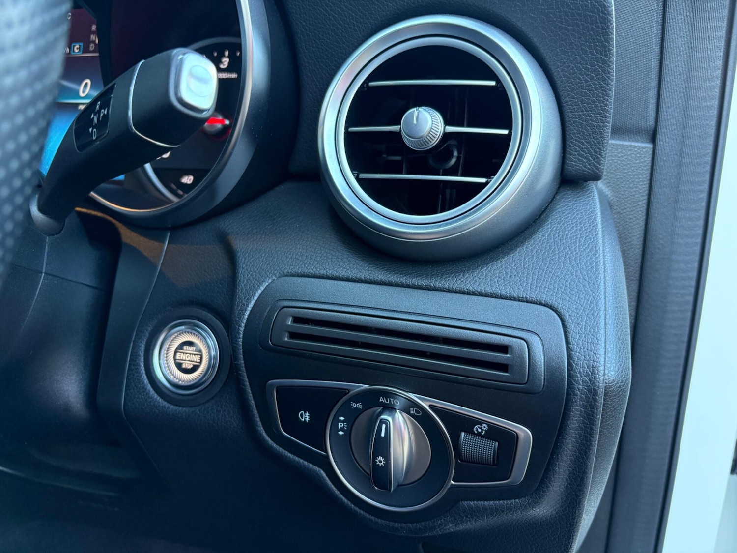 Used Mercedes-Benz GLC 2020 for sale - 76314884: Photo 28