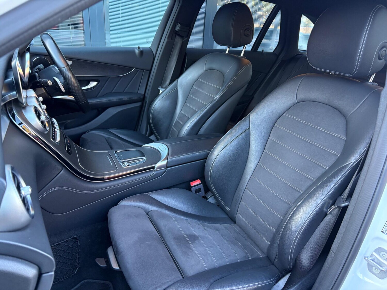 Used Mercedes-Benz GLC 2020 for sale - 76314884: Photo 32