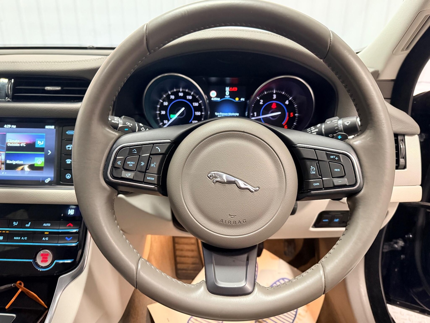 Used Jaguar XF 2016 for sale - 77191274: Photo 19