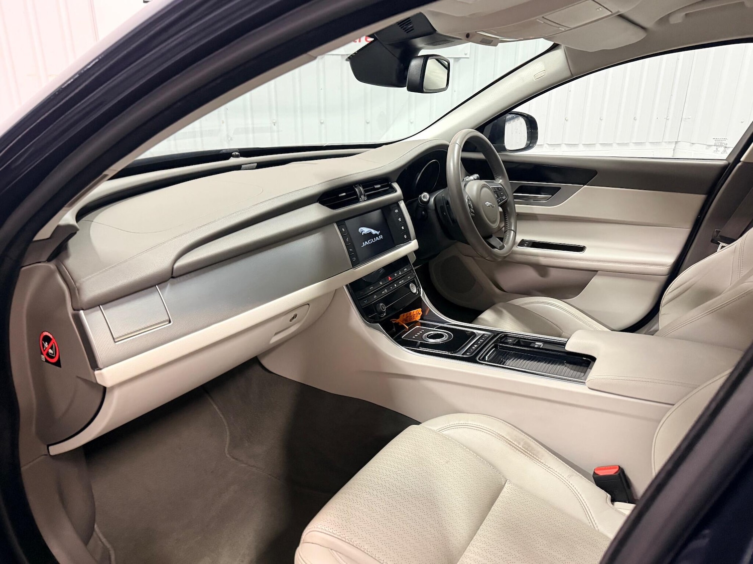 Used Jaguar XF 2016 for sale - 77191274: Photo 9