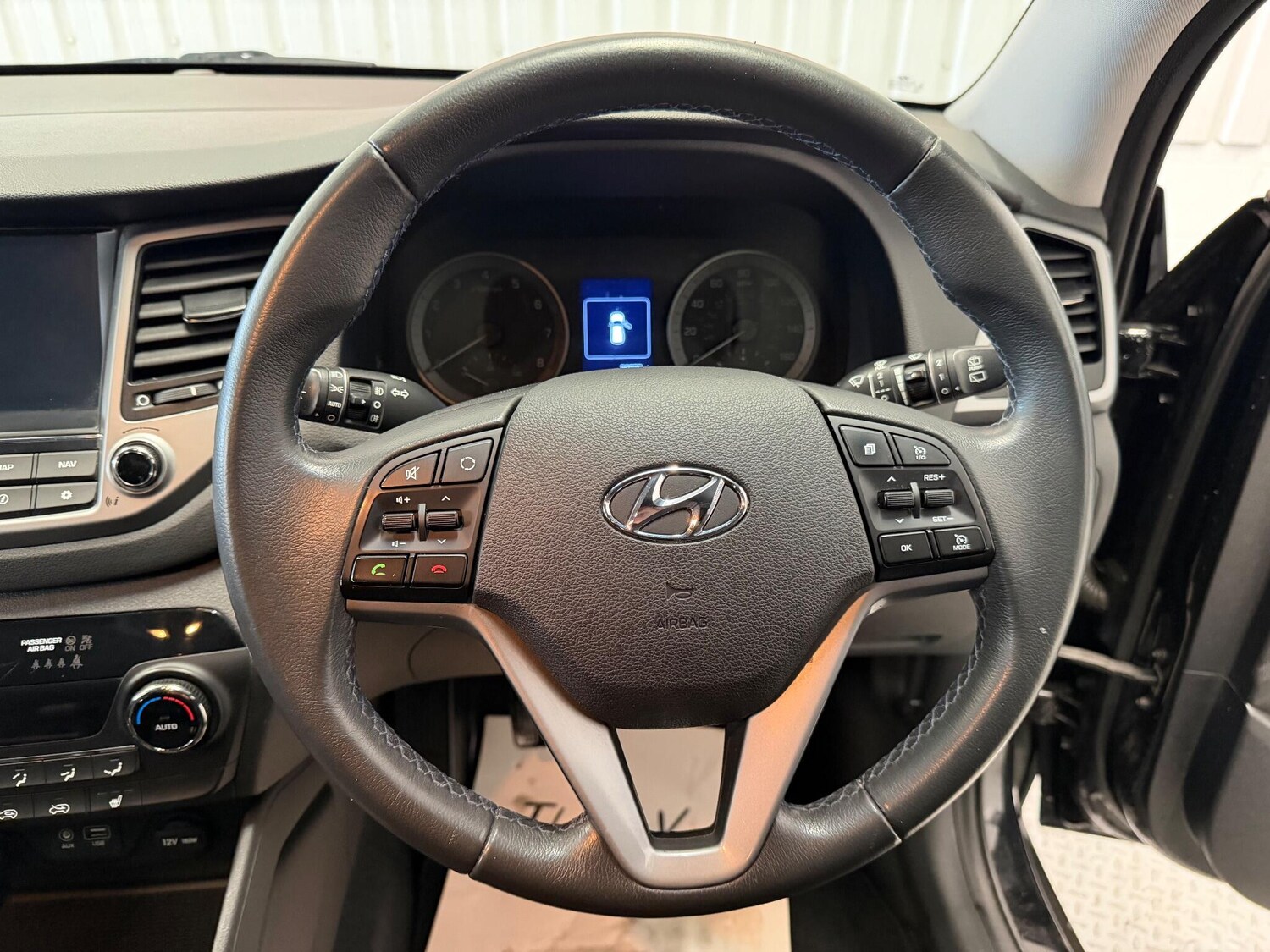 Used Hyundai TUCSON 2017 for sale - 76608512: Photo 18