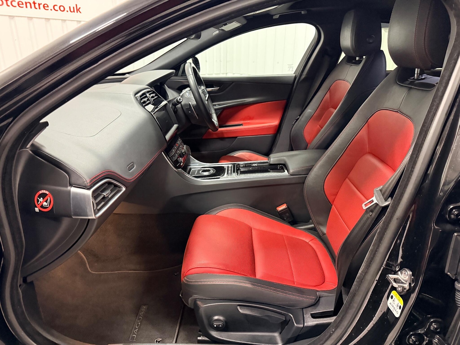 Used Jaguar XE 2019 for sale - 76992303: Photo 10