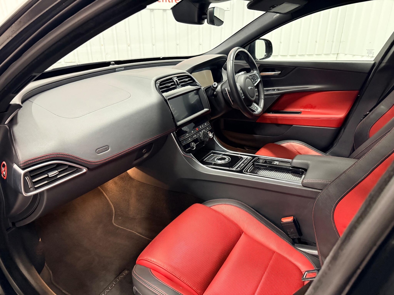 Used Jaguar XE 2019 for sale - 76992303: Photo 11