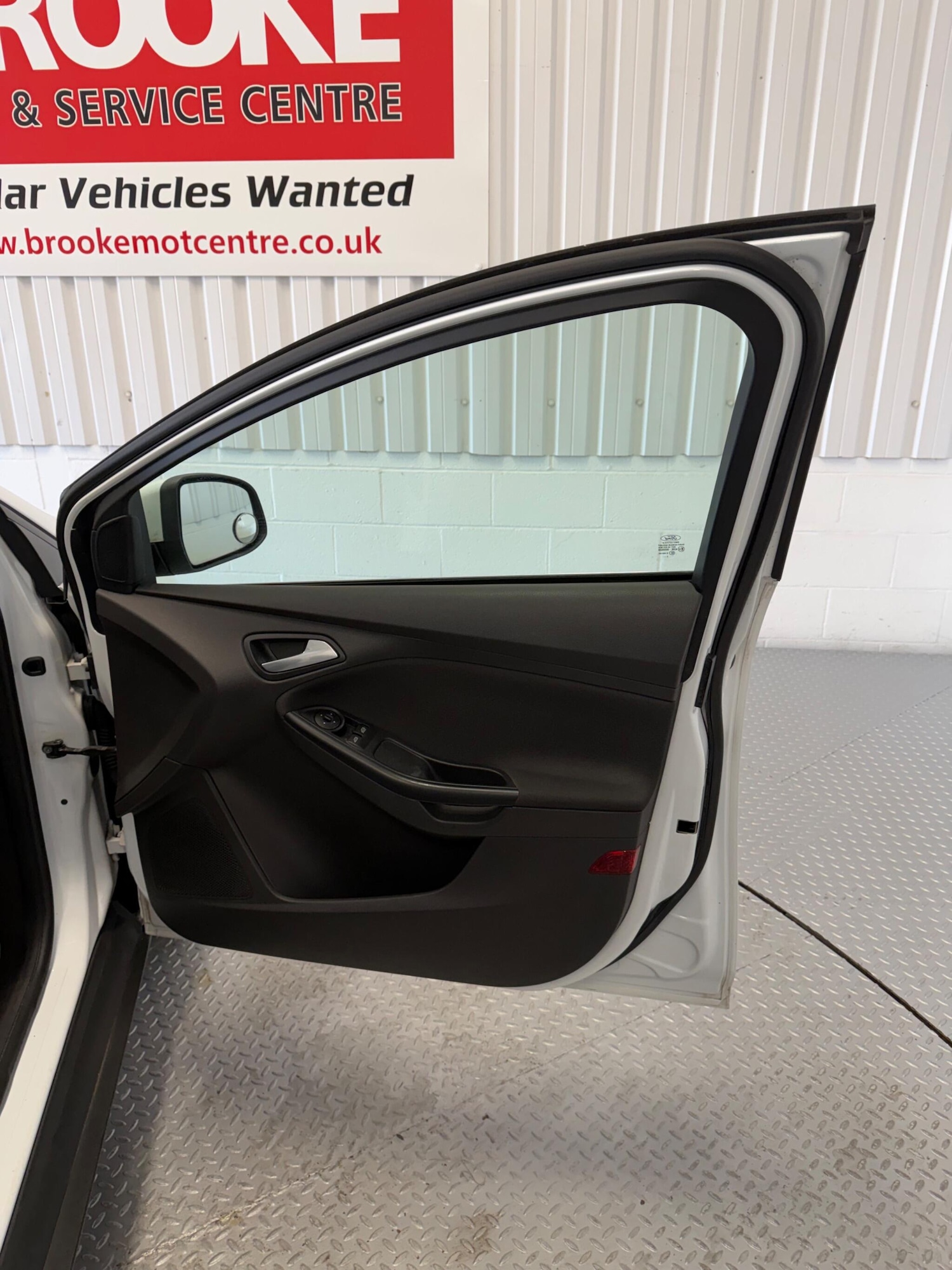 Used Ford Focus 2013 for sale - 77994117: Photo 17