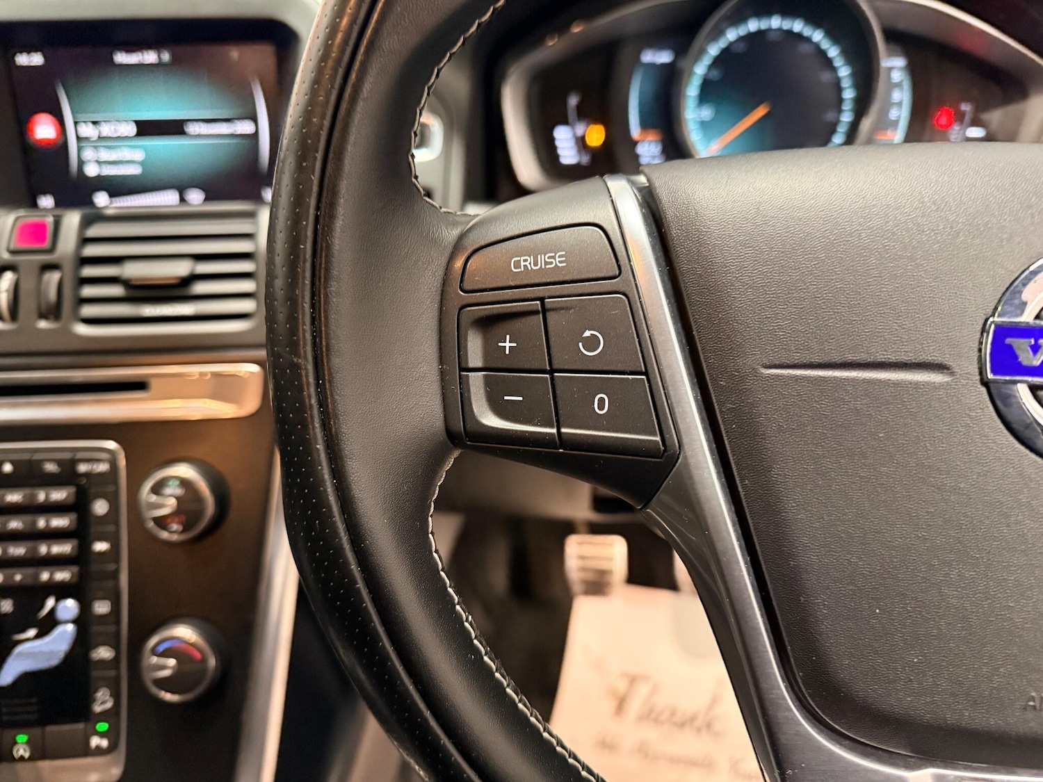 Used Volvo XC60 2017 for sale - 76584428: Photo 24