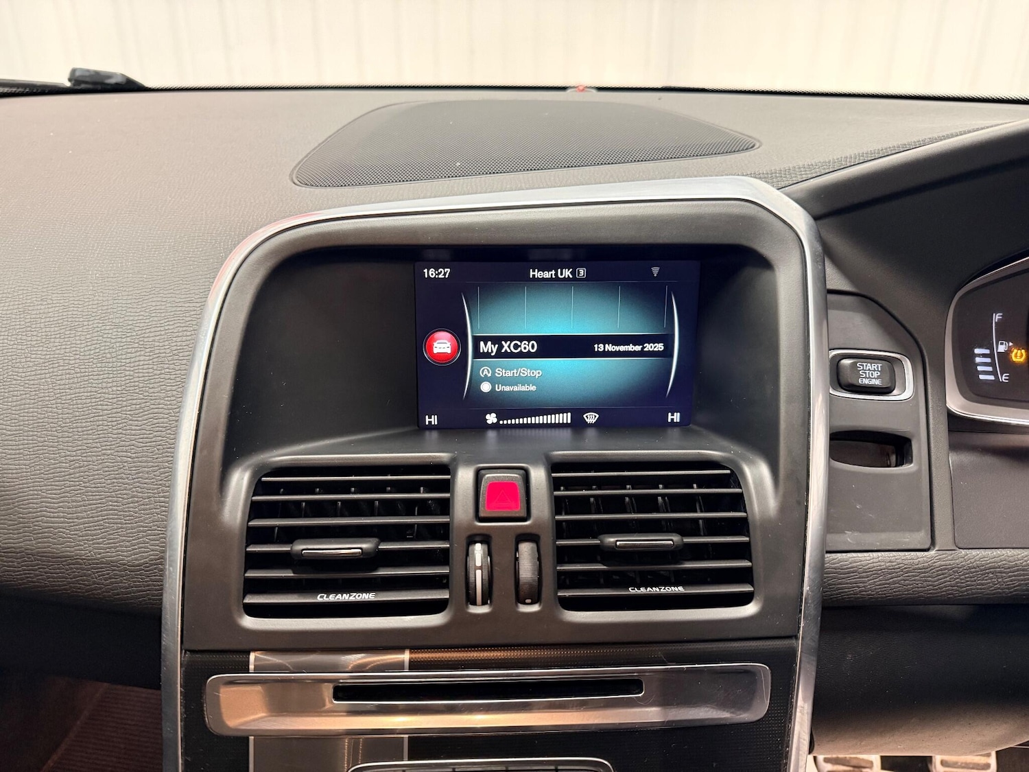 Used Volvo XC60 2017 for sale - 76584428: Photo 31