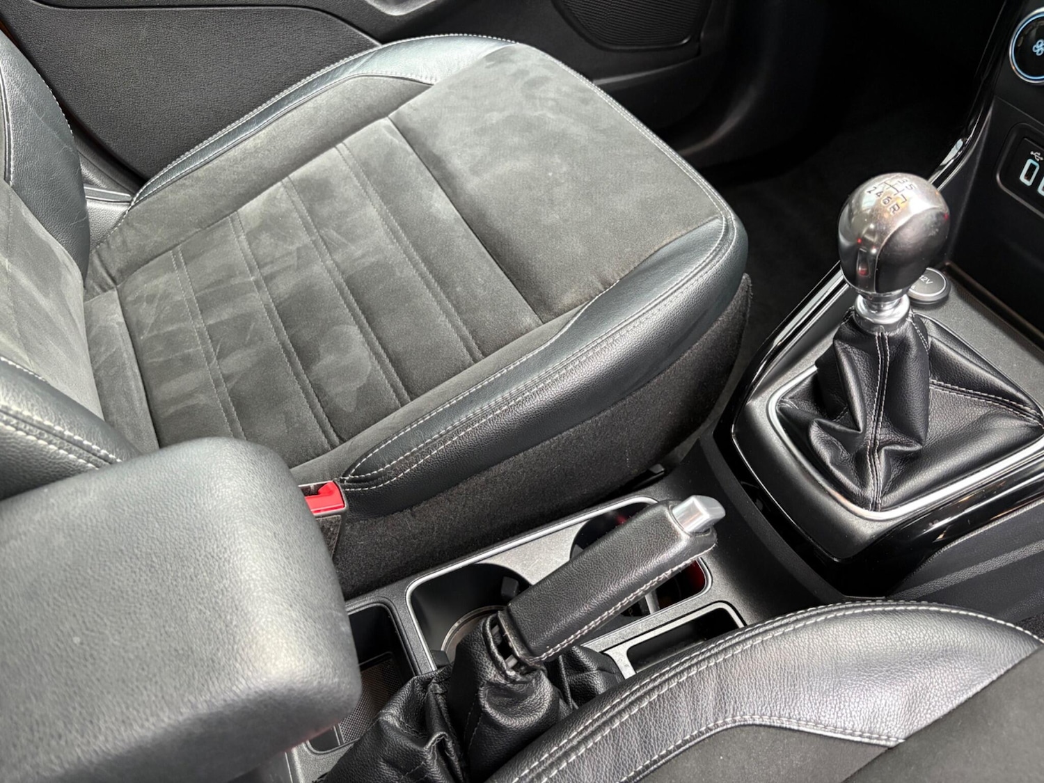 Used Ford Ecosport 2018 for sale - 76377178: Photo 19