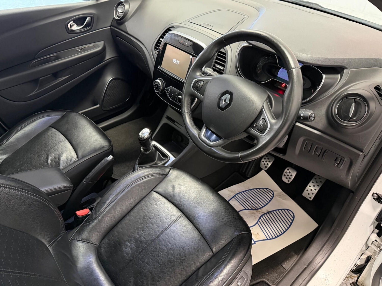 Used Renault Captur 2017 for sale - 77320573: Photo 19