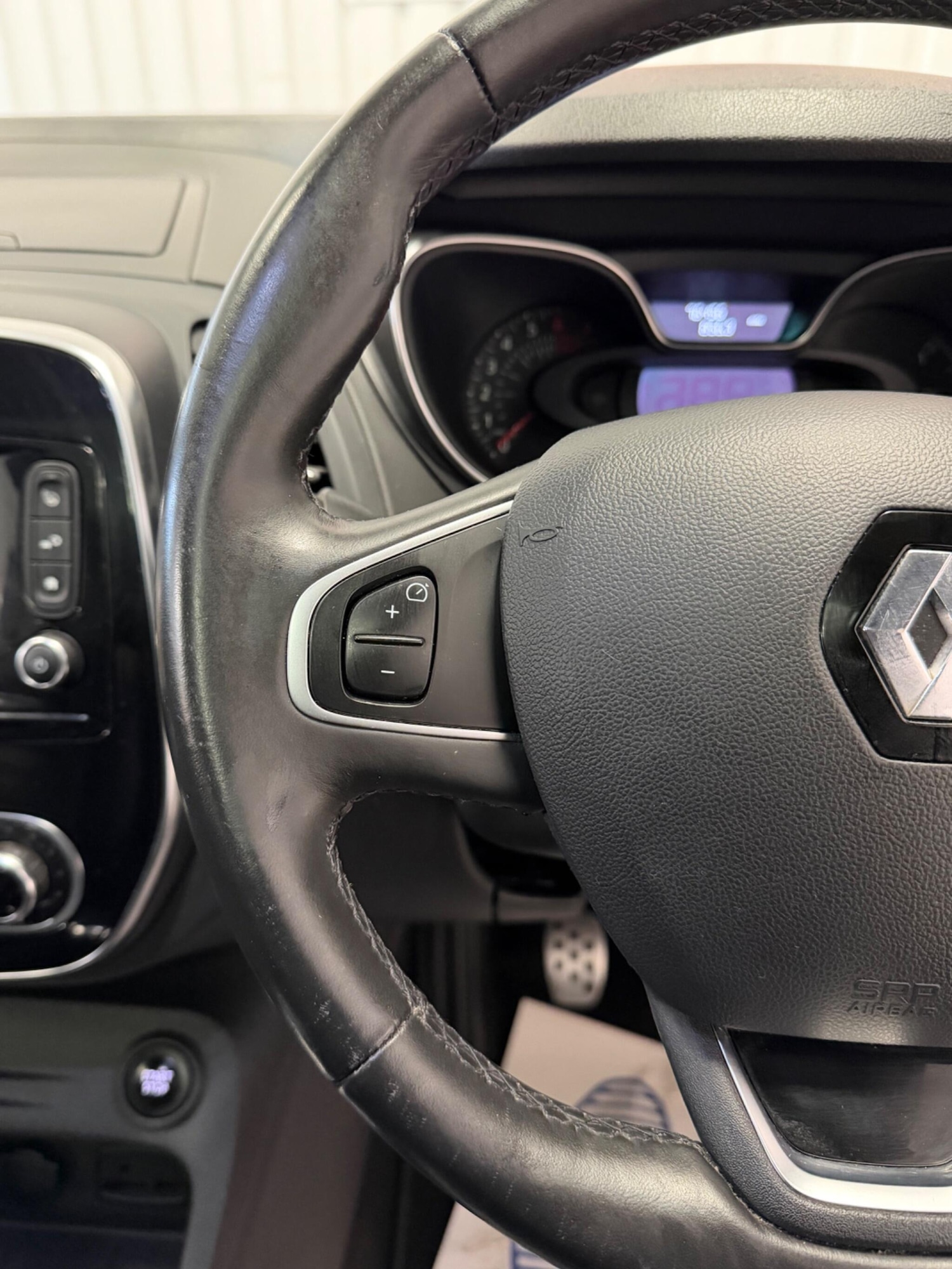 Used Renault Captur 2017 for sale - 77320573: Photo 21