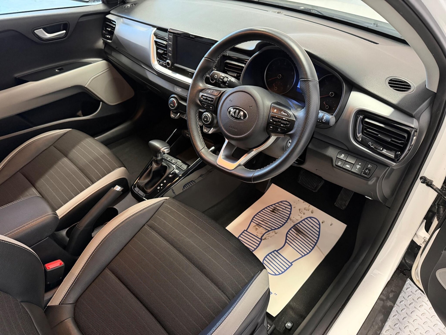 Used Kia Stonic 2018 for sale - 76326966: Photo 19