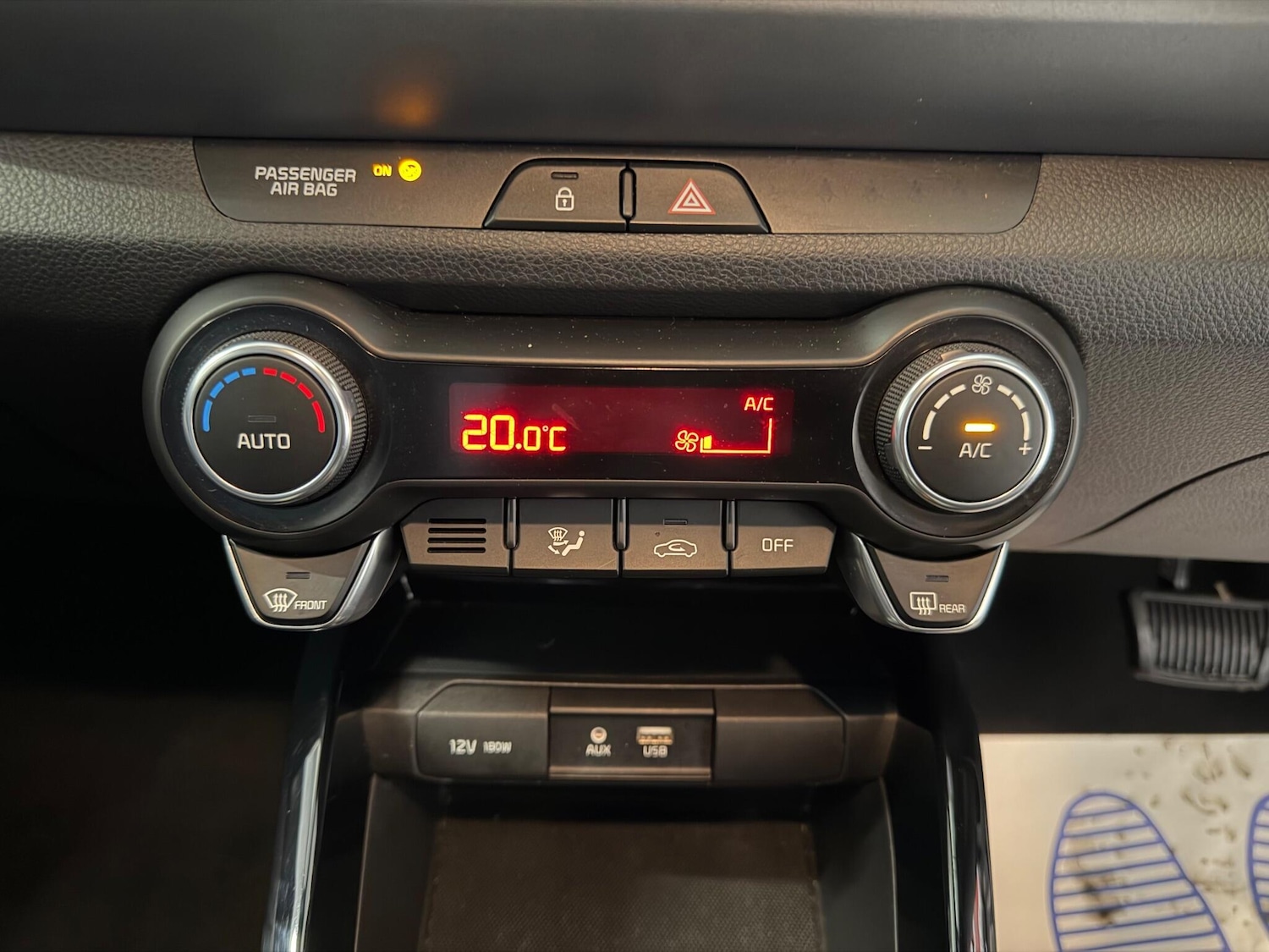 Used Kia Stonic 2018 for sale - 76326966: Photo 27