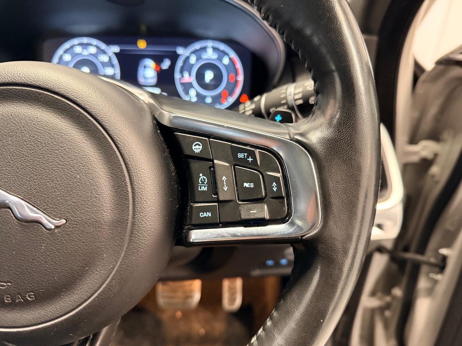 Used Jaguar E-Pace 2018 for sale - 77229440: Photo 24