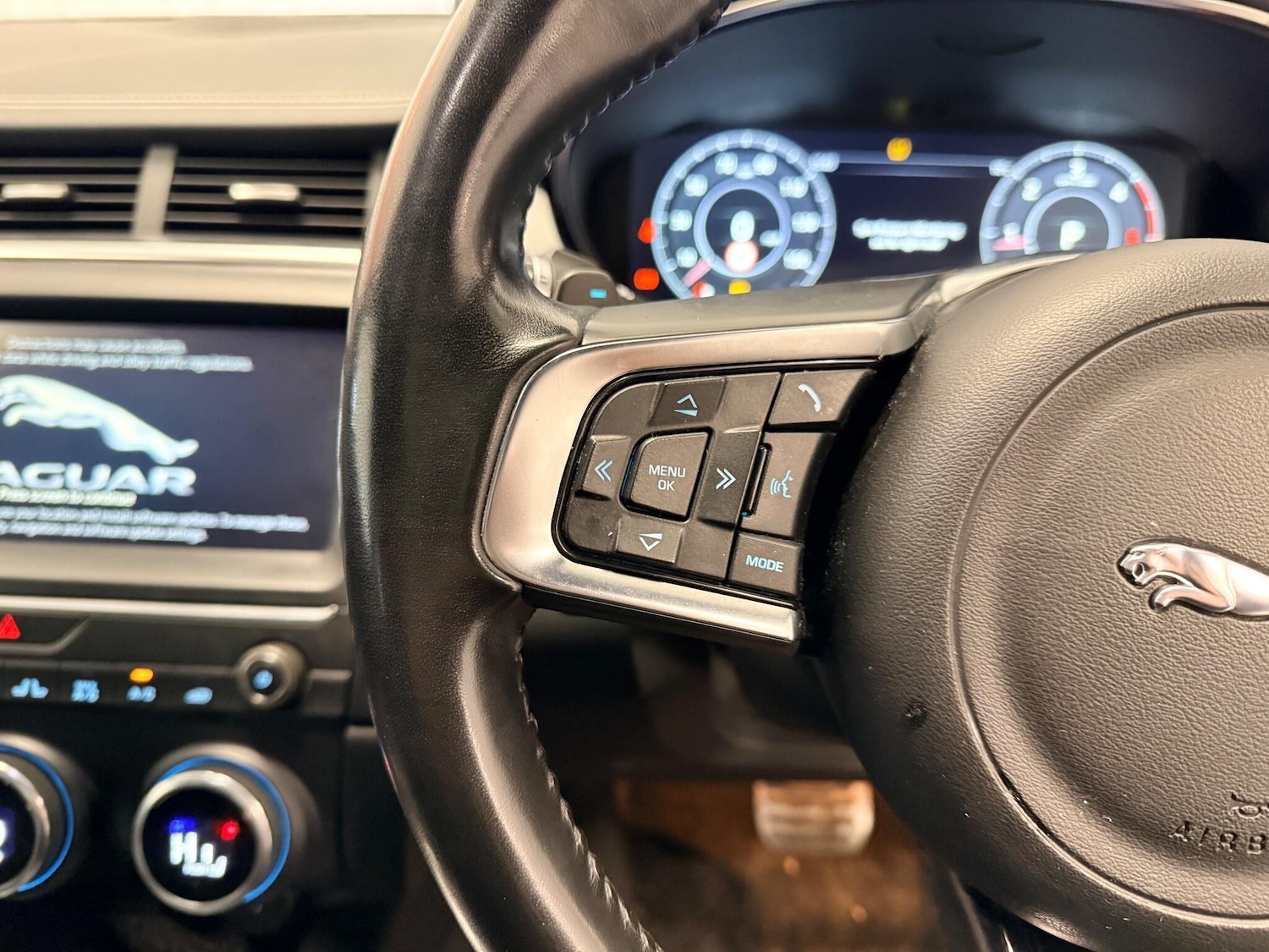 Used Jaguar E-Pace 2018 for sale - 77229440: Photo 25