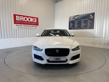 Used Jaguar XE 2018 for sale - 78548918: Photo