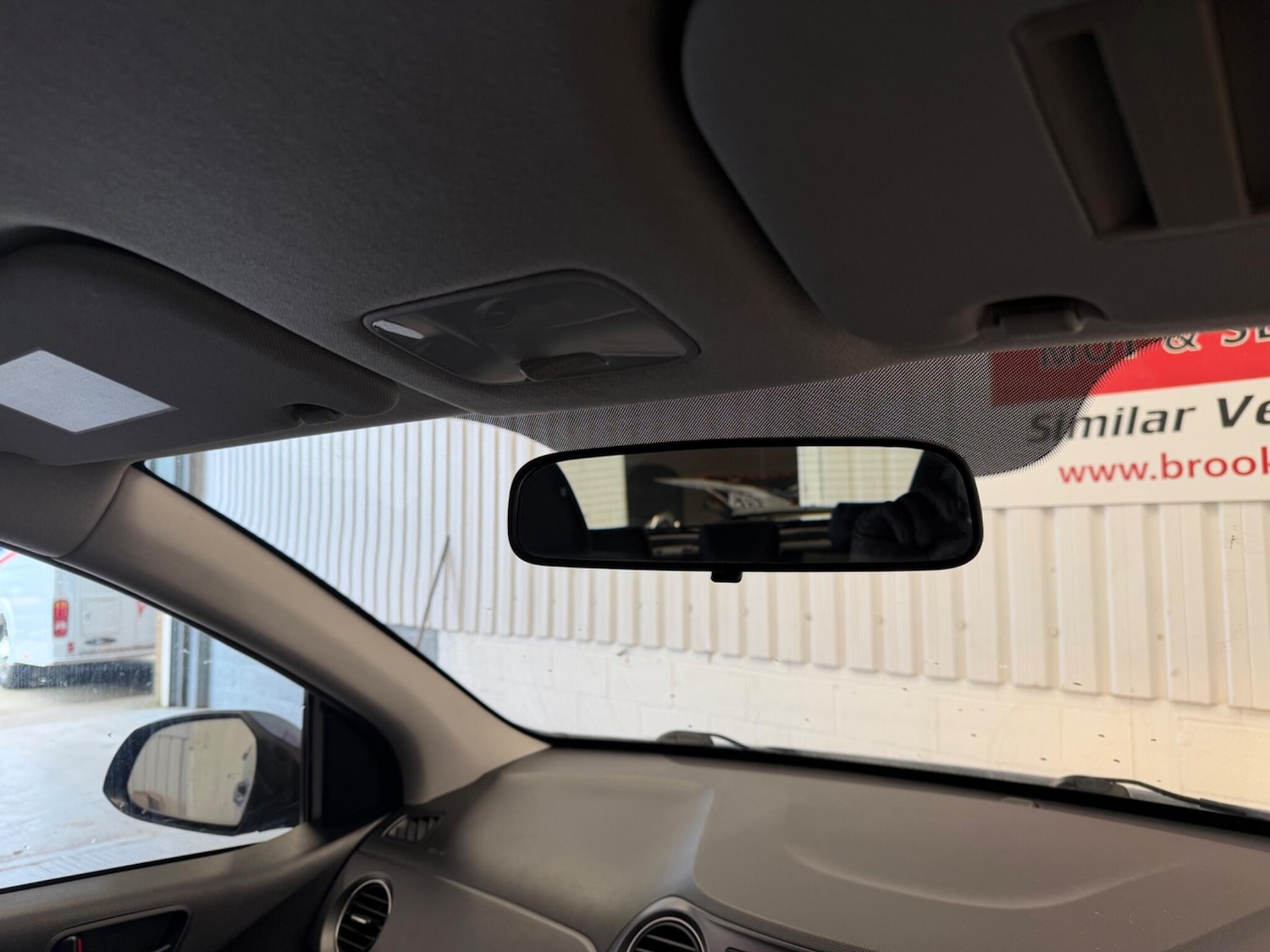 Used Hyundai i10 2017 for sale - 77993541: Photo 28