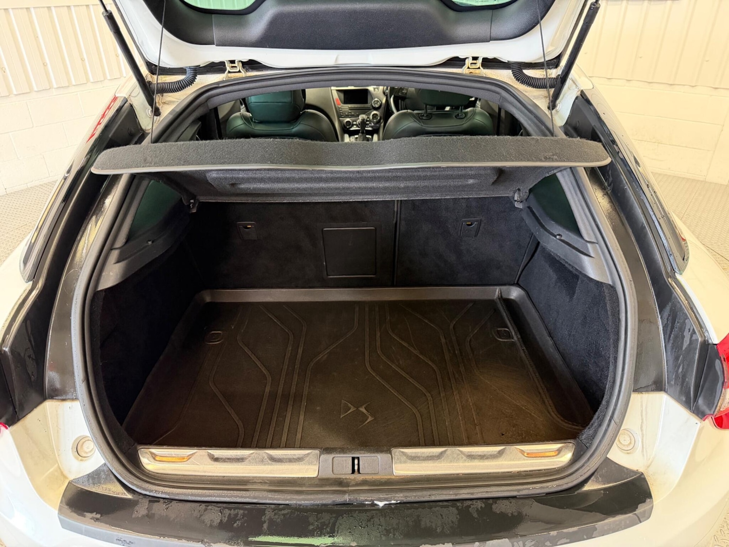 Used Citroen DS5 2015 for sale - 77625849: Photo 11