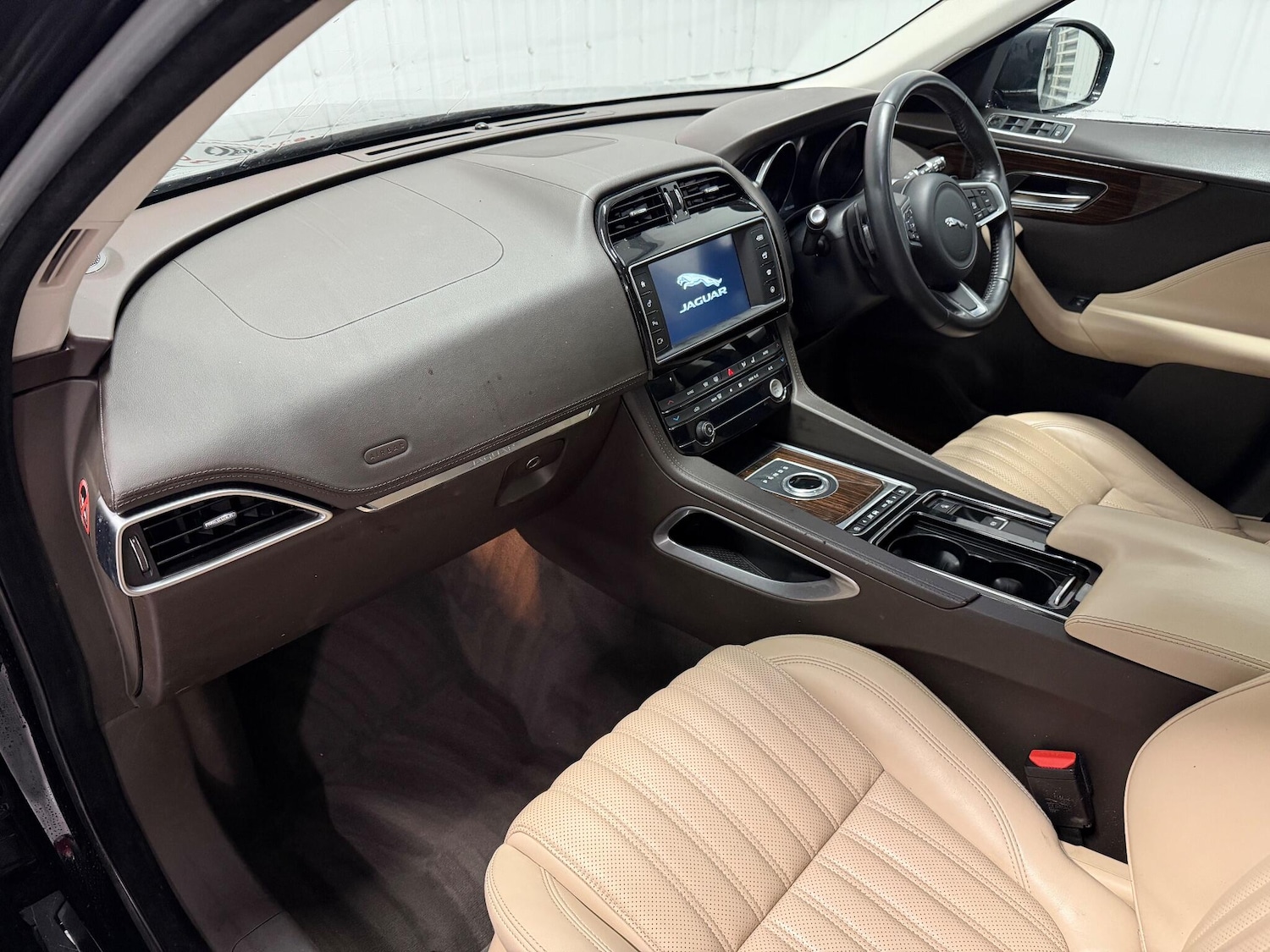 Used Jaguar F-Pace 2017 for sale - 76608222: Photo 16