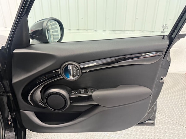 Used MINI Hatch 2018 for sale - 76246903: Photo 18