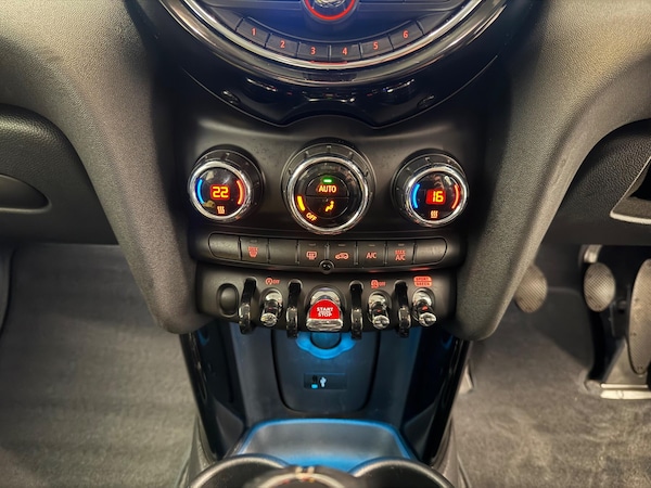 Used MINI Hatch 2018 for sale - 76246903: Photo 32