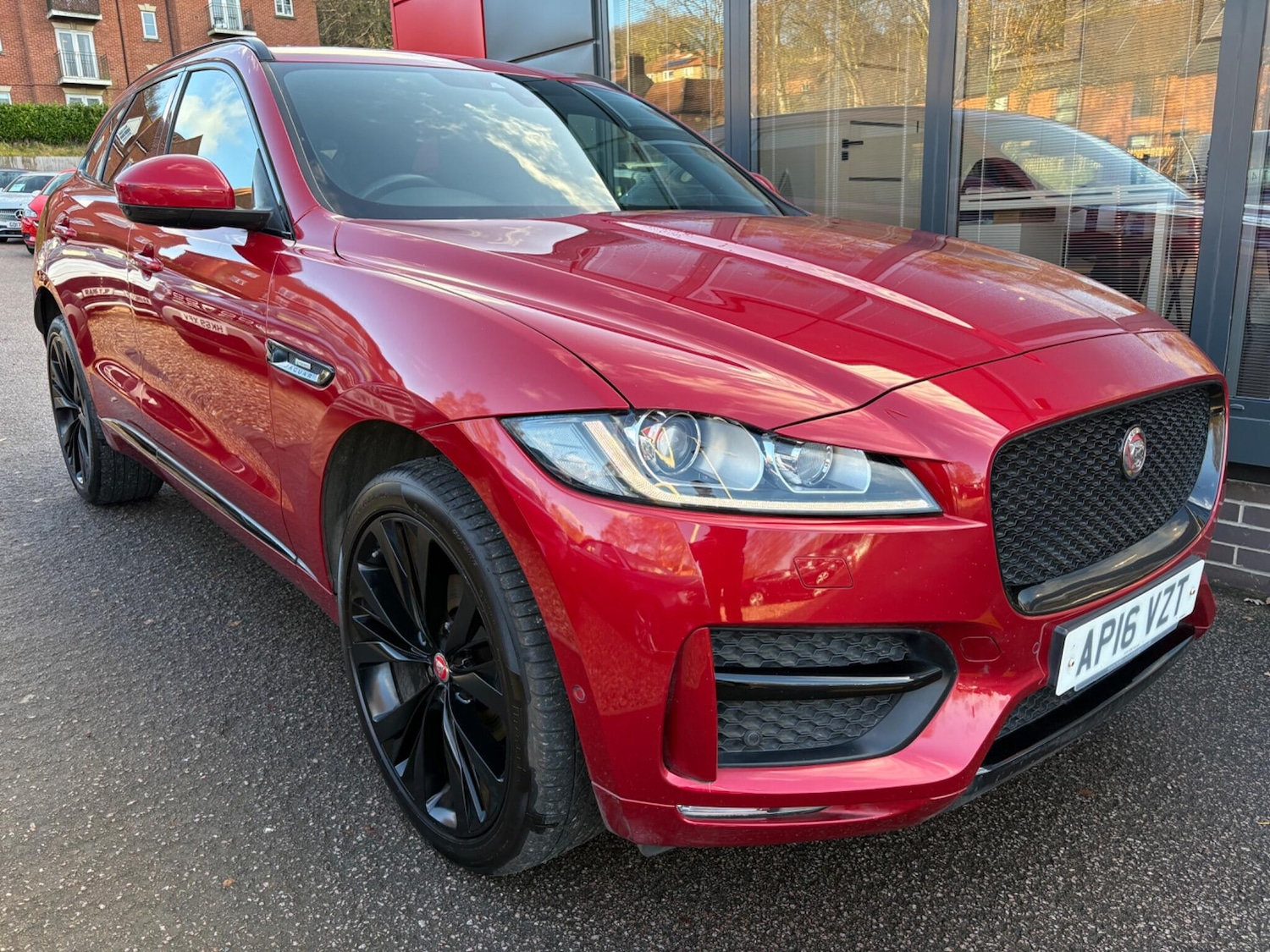 Used Jaguar F-Pace 2016 for sale - 76898366: Photo 1