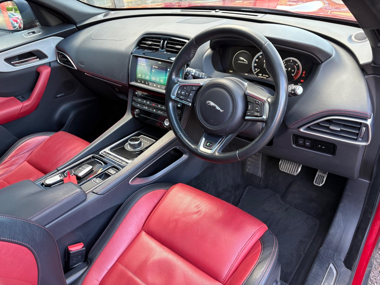 Used Jaguar F-Pace 2016 for sale - 76898366: Photo 18