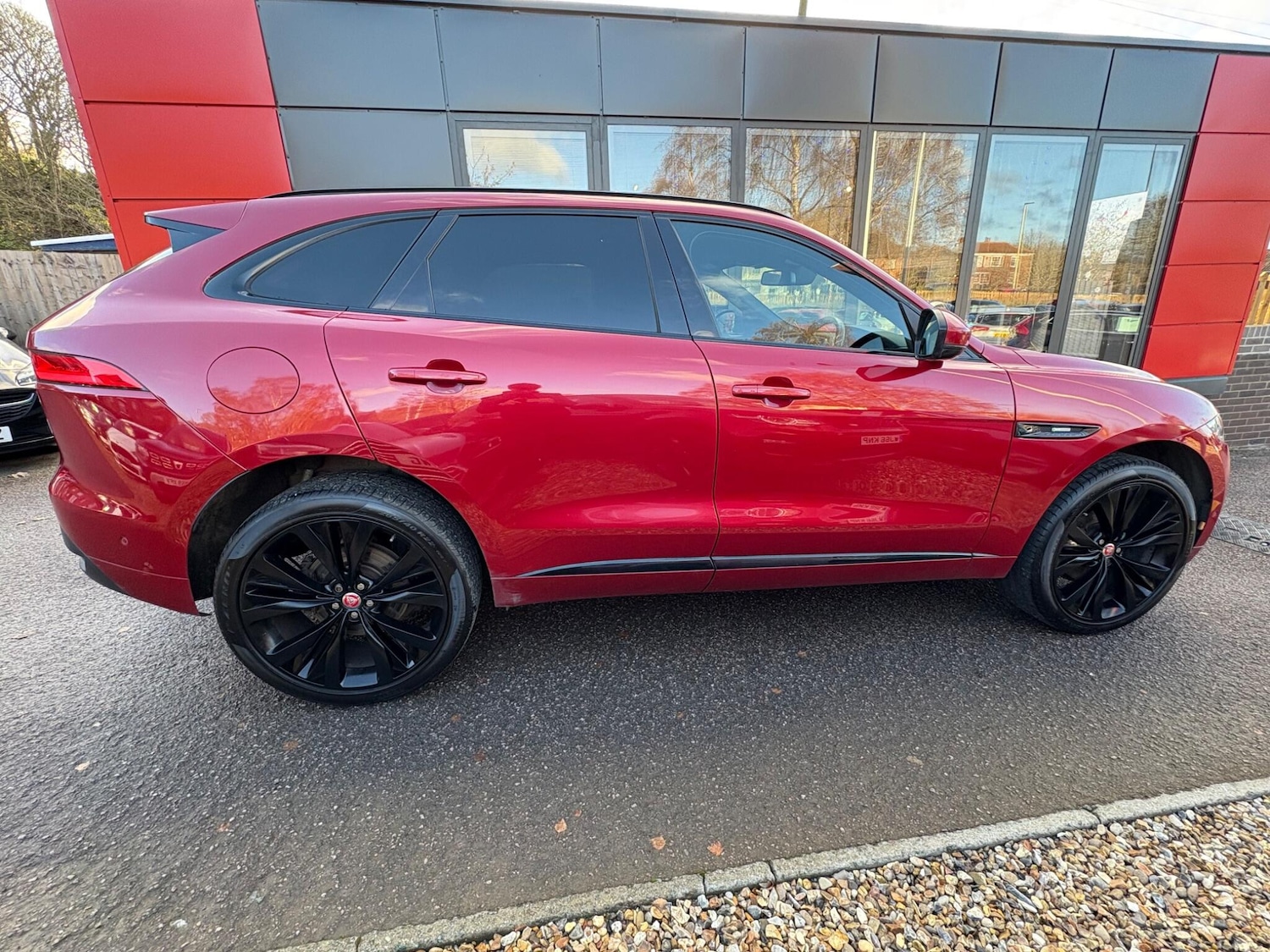 Used Jaguar F-Pace 2016 for sale - 76898366: Photo 6