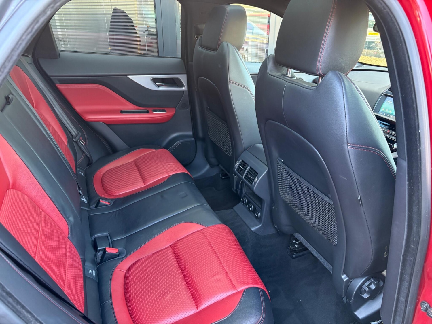 Used Jaguar F-Pace 2016 for sale - 76898366: Photo 7