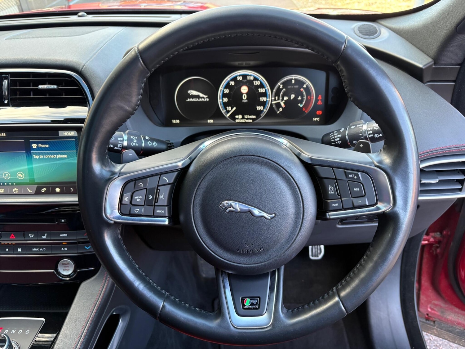 Used Jaguar F-Pace 2016 for sale - 76898366: Photo 8