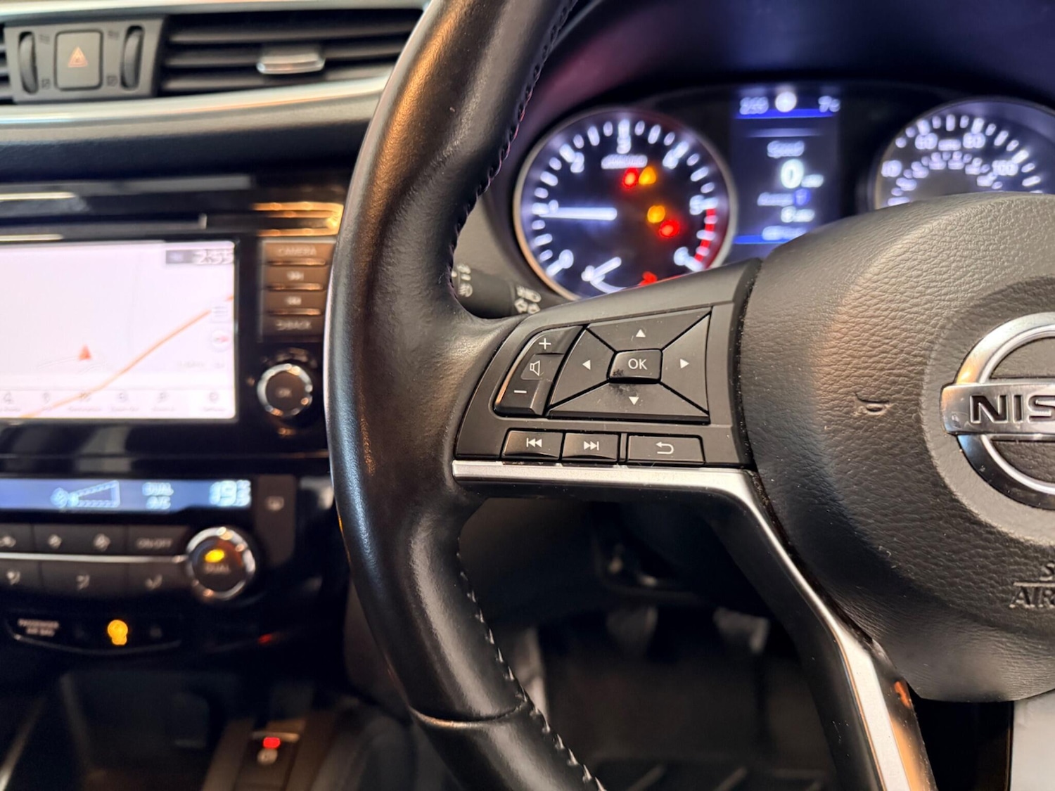 Used Nissan Qashqai for sale - 77267649: Photo 19