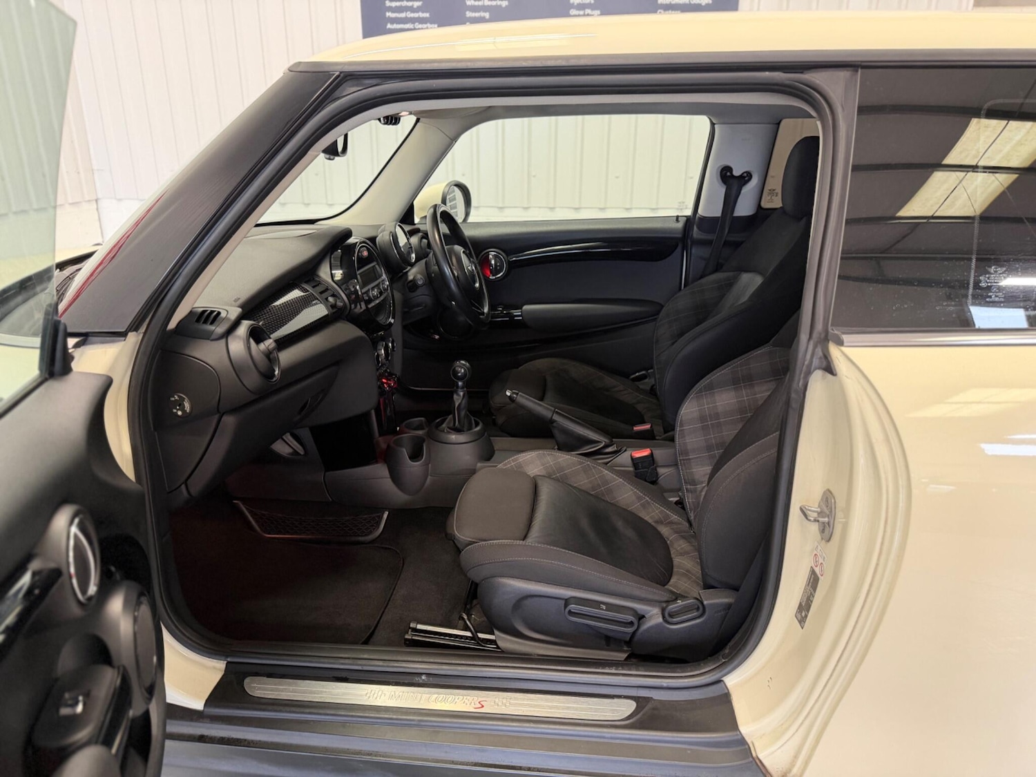 Used MINI Hatch 2017 for sale - 77993958: Photo 14