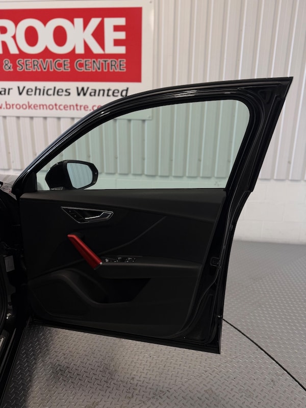 Used Audi Q2 2016 for sale - 76307340: Photo 16