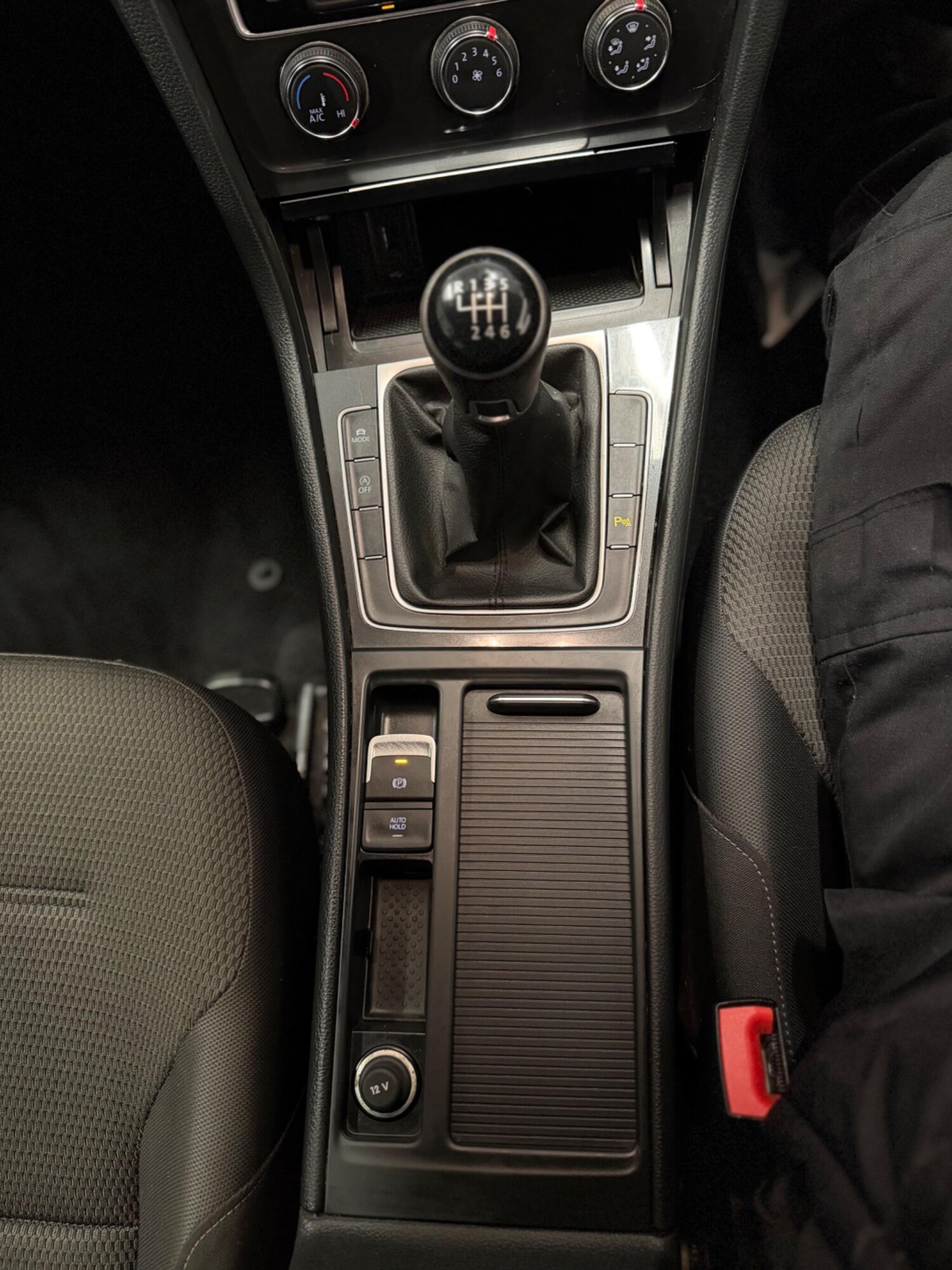 Used Volkswagen Golf 2019 for sale - 77611894: Photo 30