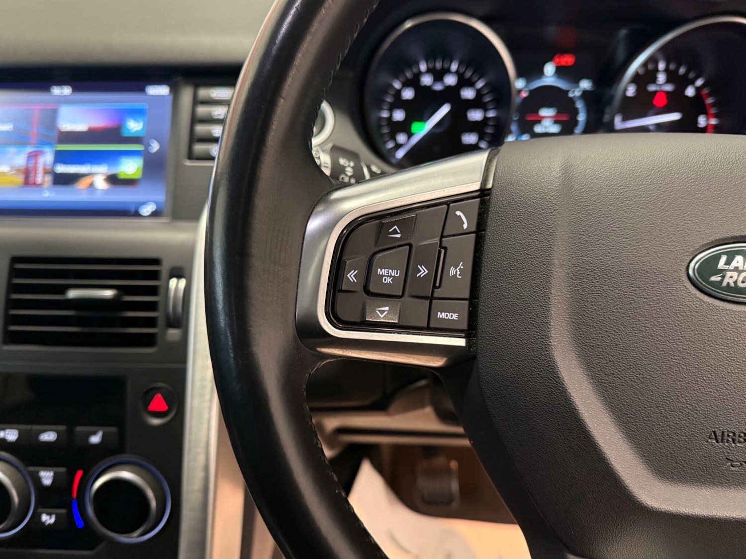 Used Land Rover Discovery Sport 2017 for sale - 77237674: Photo 29