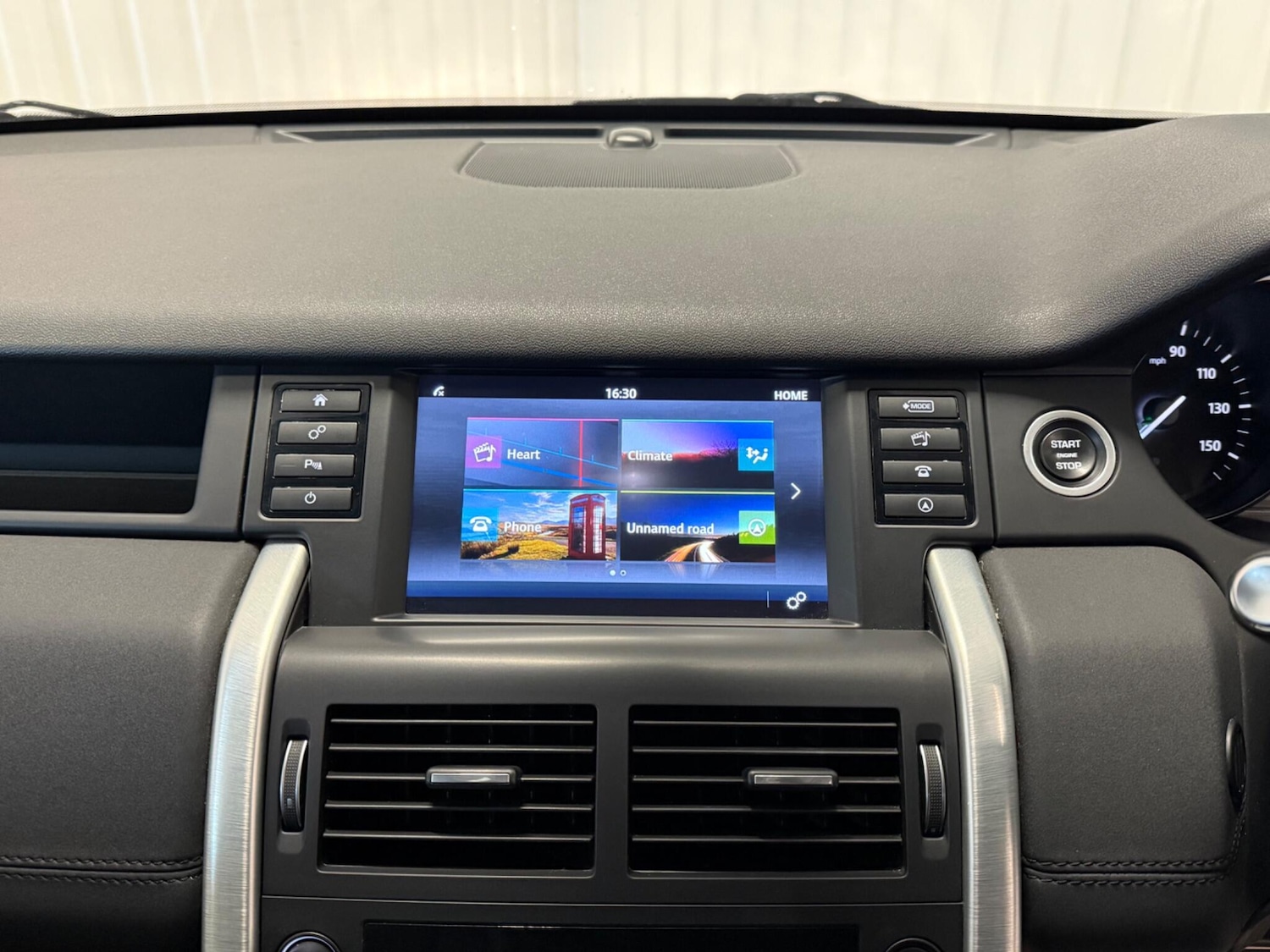 Used Land Rover Discovery Sport 2017 for sale - 77237674: Photo 30