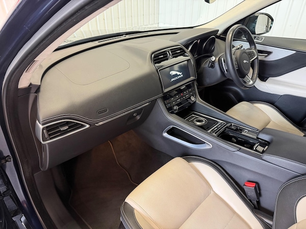 Used Jaguar F-Pace 2020 for sale - 76318152: Photo 16